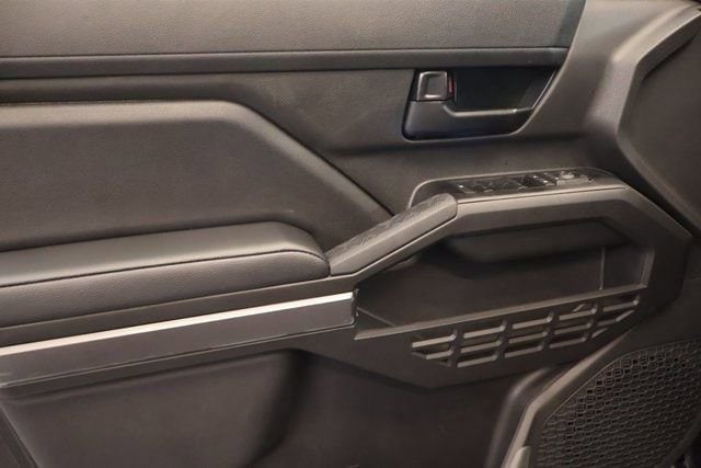 2026 Toyota Tacoma SR5 - Photo 9