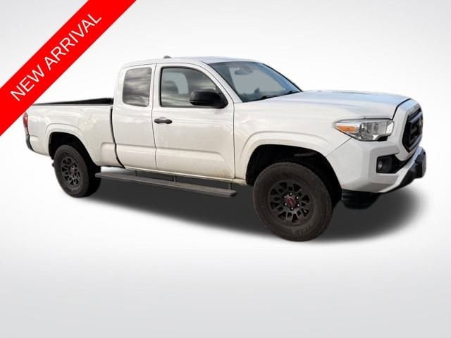 2020 Toyota Tacoma SR's photo