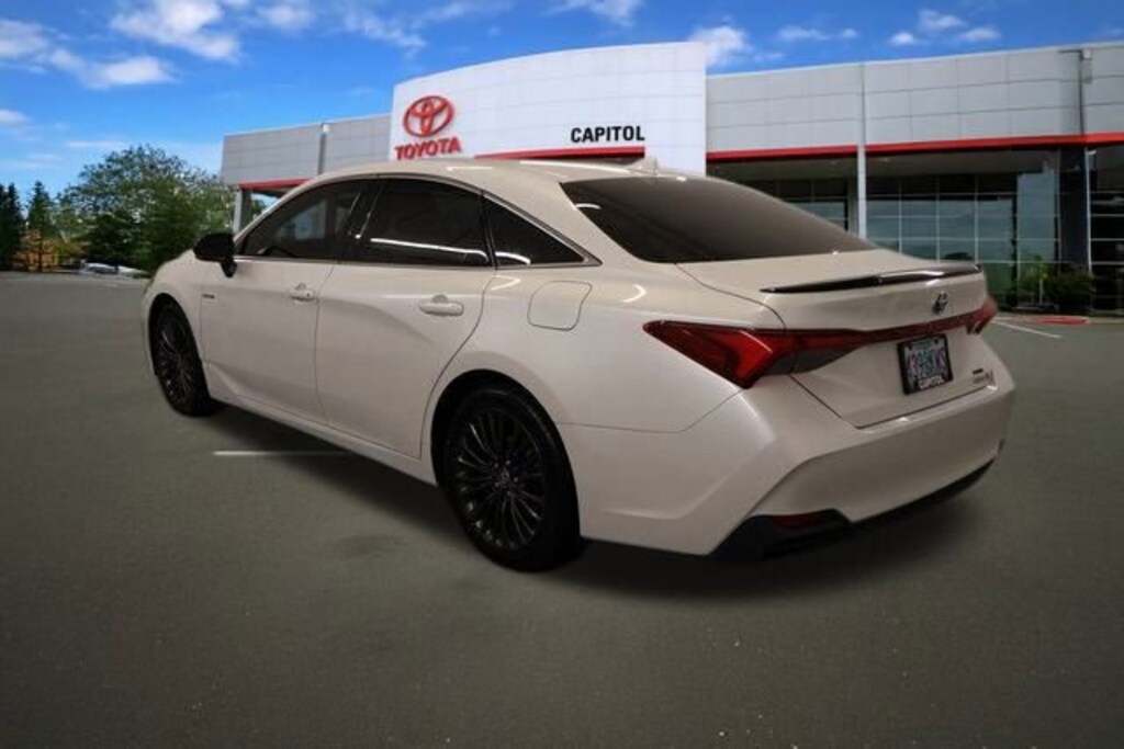 Used 2021 Toyota Avalon Hybrid XSE Sedan