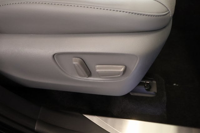 2026 Toyota Highlander Platinum - Photo 28