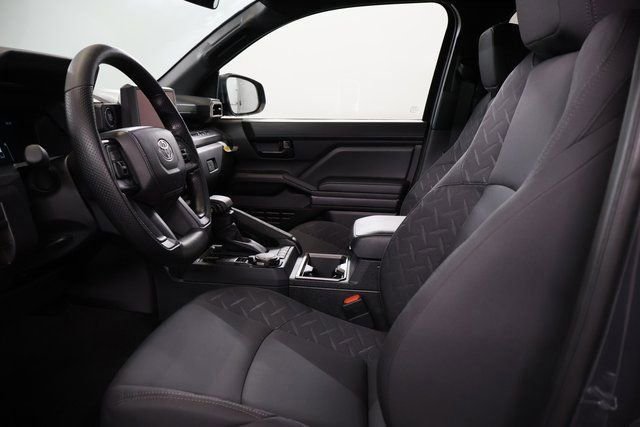2026 Toyota Tacoma SR5 - Photo 11