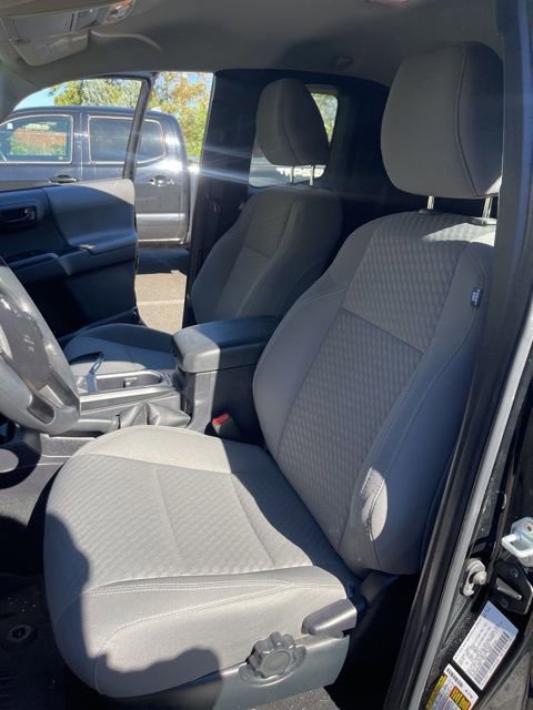 2022 Toyota Tacoma SR photo 3