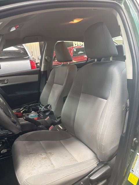 Used 2015 Toyota Corolla LE with VIN 2T1BURHE0FC257580 for sale in Salem, OR