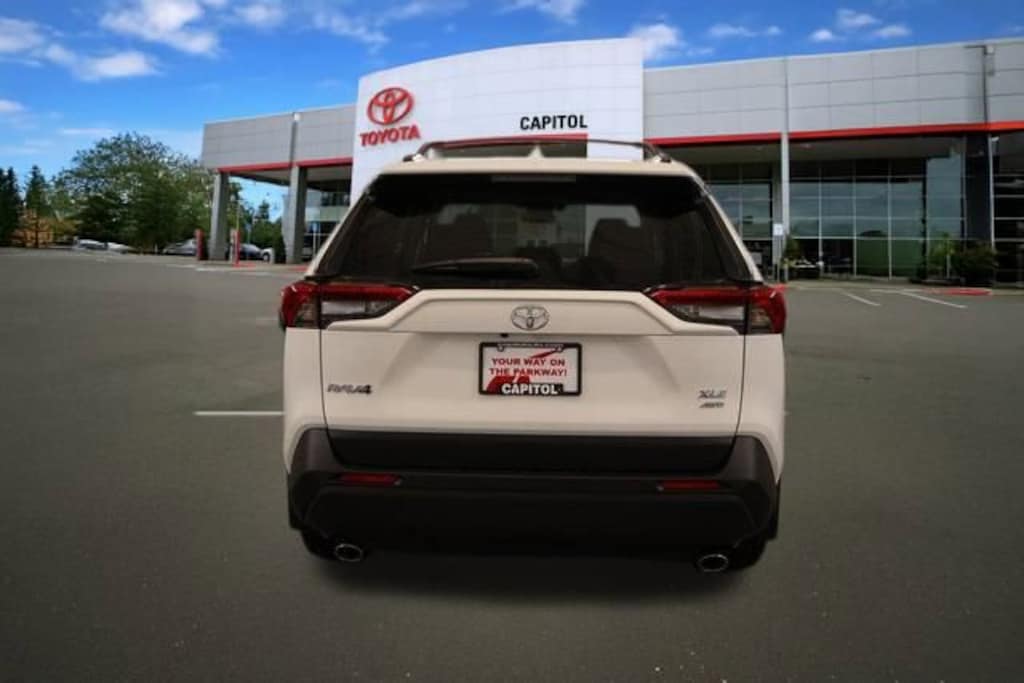 New 2025 Toyota RAV4 XLE XLE AWD SUV