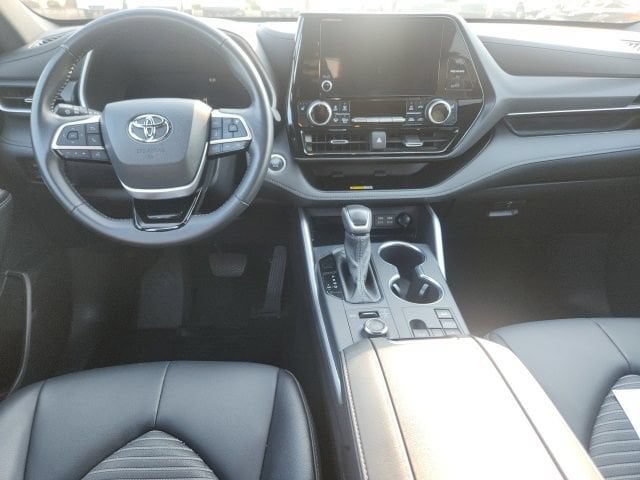 2025 Toyota Highlander XSE - Photo 8