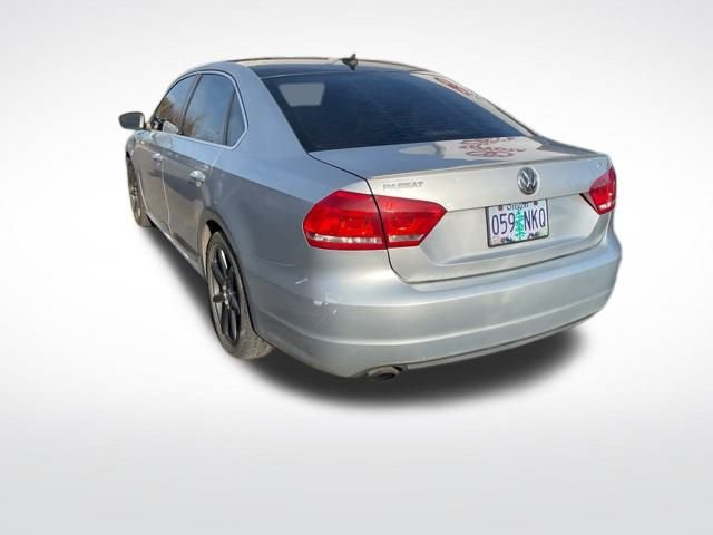 2015 Volkswagen Passat Sport photo 3