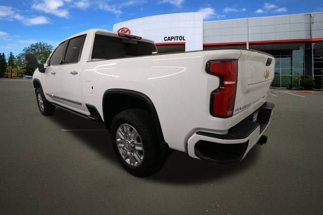 2024 Chevrolet Silverado 2500HD High Country photo 3