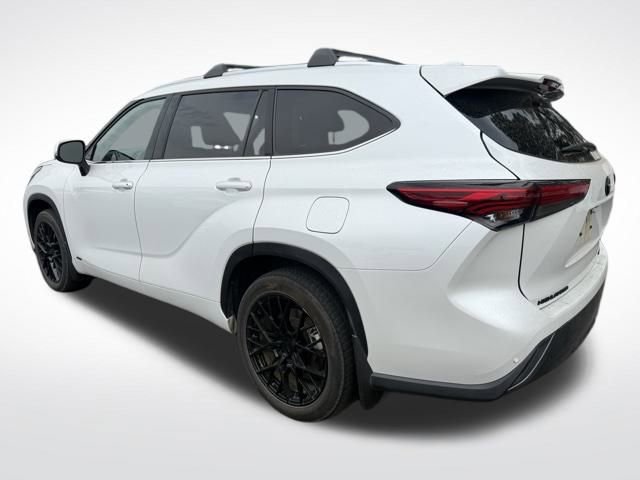2023 Toyota Highlander Hybrid Limited photo 2