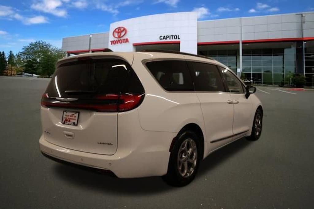 Used 2023 Chrysler Pacifica Limited Van Passenger Van