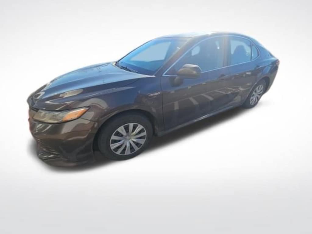 Used 2018 Toyota Camry Hybrid LE Sedan