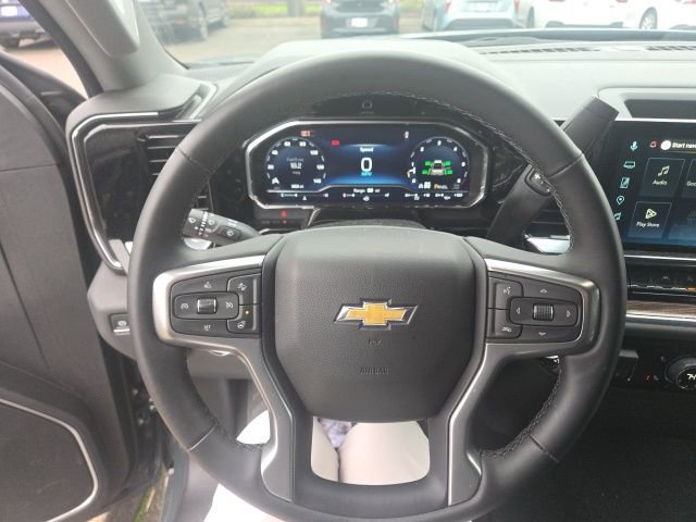 2025 Chevrolet Silverado 1500 LT photo 3