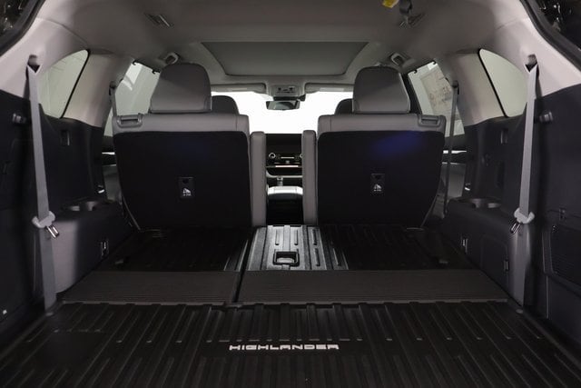 2026 Toyota Highlander Platinum - Photo 26