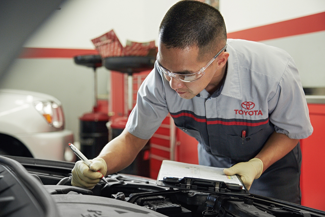 Toyota Service & Car Repairs in Salem, OR Capitol Toyota Serving