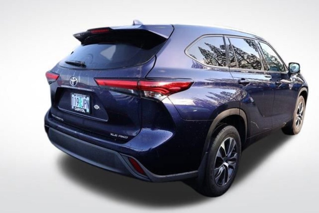 Used 2022 Toyota Highlander XLE SUV