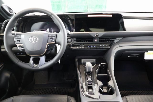 2026 Toyota Crown Platinum - Photo 14