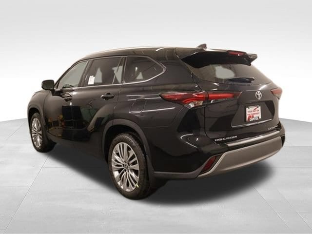 2026 Toyota Highlander Platinum - Photo 4