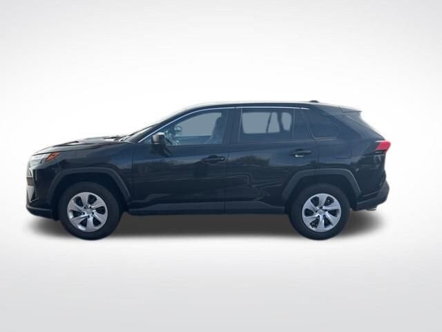 2023 Toyota RAV4 LE photo 2