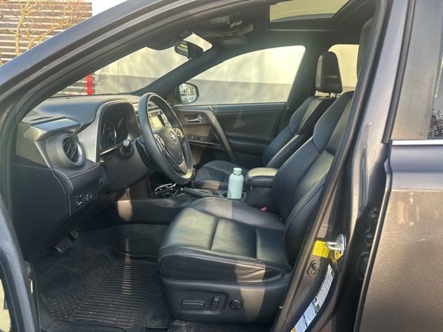 Used 2017 Toyota RAV4 SE with VIN 2T3JFREV0HW569949 for sale in Salem, OR