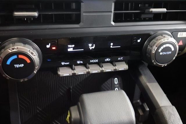2026 Toyota Tacoma SR5 - Photo 18