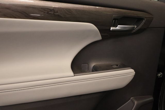 2026 Toyota Highlander Platinum - Photo 31
