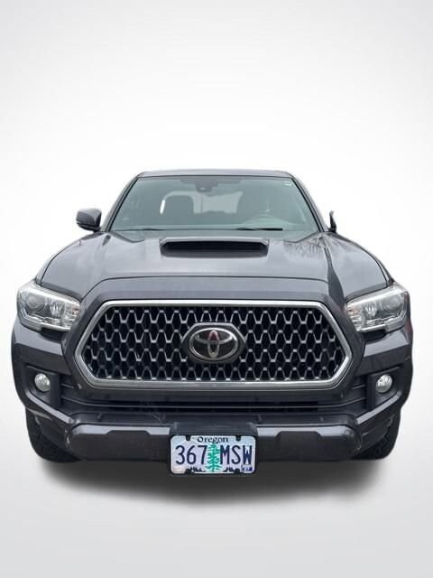2019 Toyota Tacoma TRD Sport photo 3