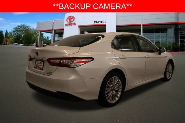 2020 Toyota Camry Hybrid XLE photo 2