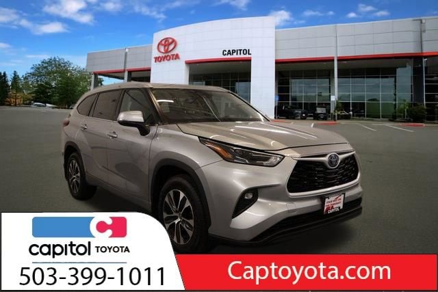 2022 Toyota Highlander XLE Hybrid 4x4's photo