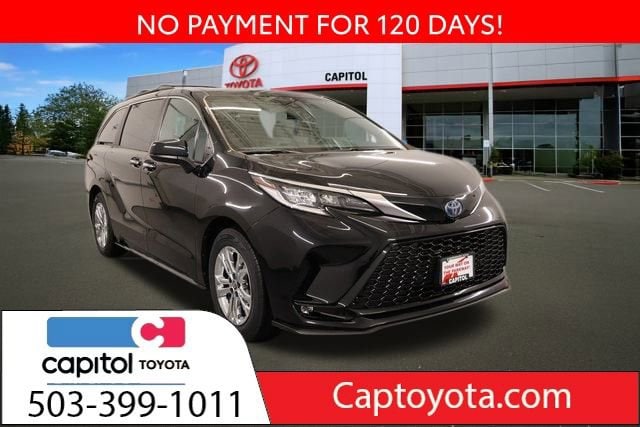 2023 Toyota Sienna XSE's photo