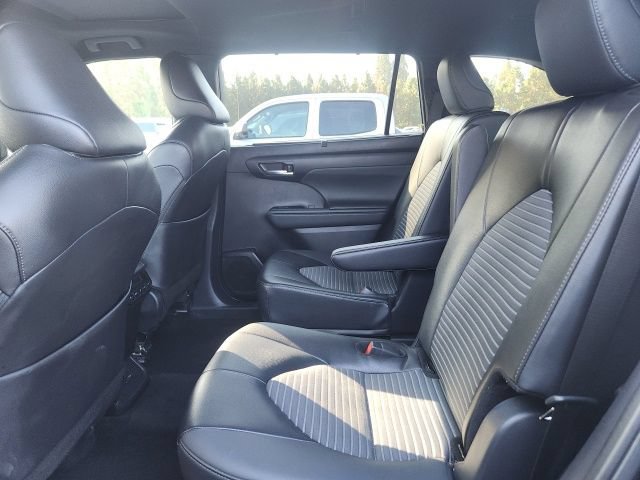 2025 Toyota Highlander XSE - Photo 6