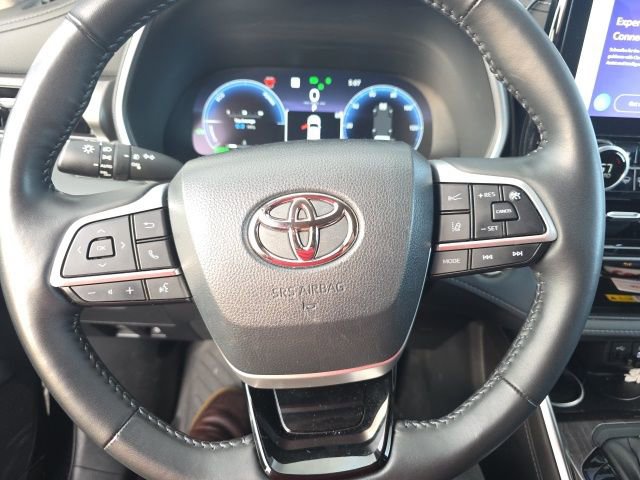 2023 Toyota Highlander Hybrid Limited photo 2