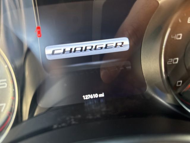 2017 Dodge Charger SXT photo 2