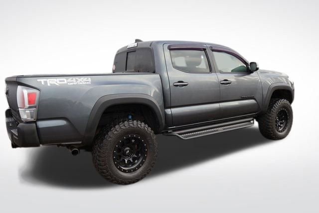 2023 Toyota Tacoma TRD Off-Road photo 2