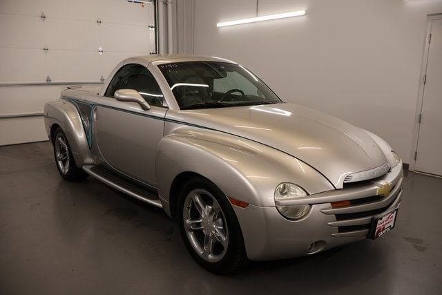 2004 Chevrolet SSR LS