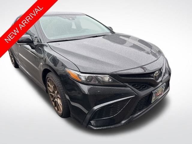 2024 Toyota Camry SE Nightshade's photo