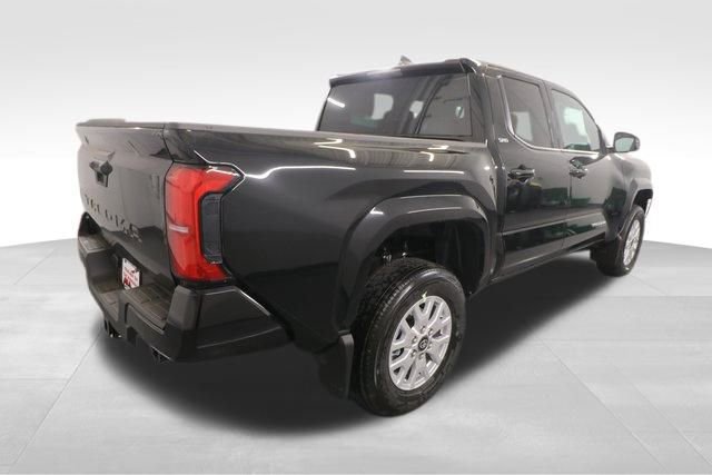 2025 Toyota Tacoma SR5 Double Cab photo 2