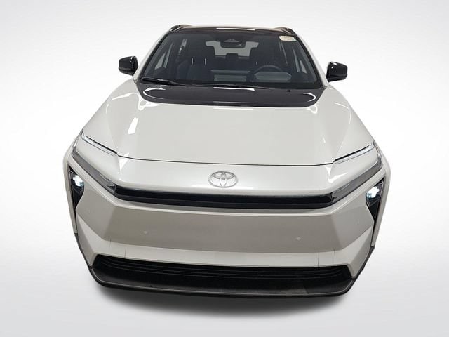 Used 2026 Toyota bZ XLE with VIN JTMBDAFB4TJ019208 for sale in Salem, OR