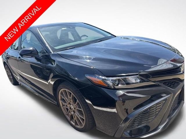 2024 Toyota Camry SE Hybrid's photo