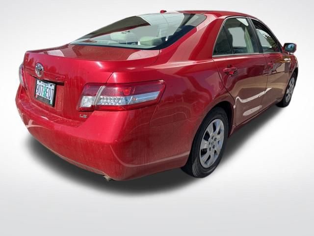 2010 Toyota Camry LE photo 3