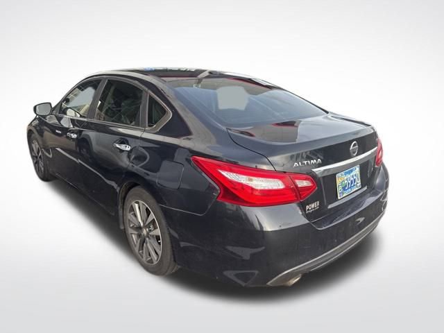 2017 Nissan Altima 2.5 SV photo 4