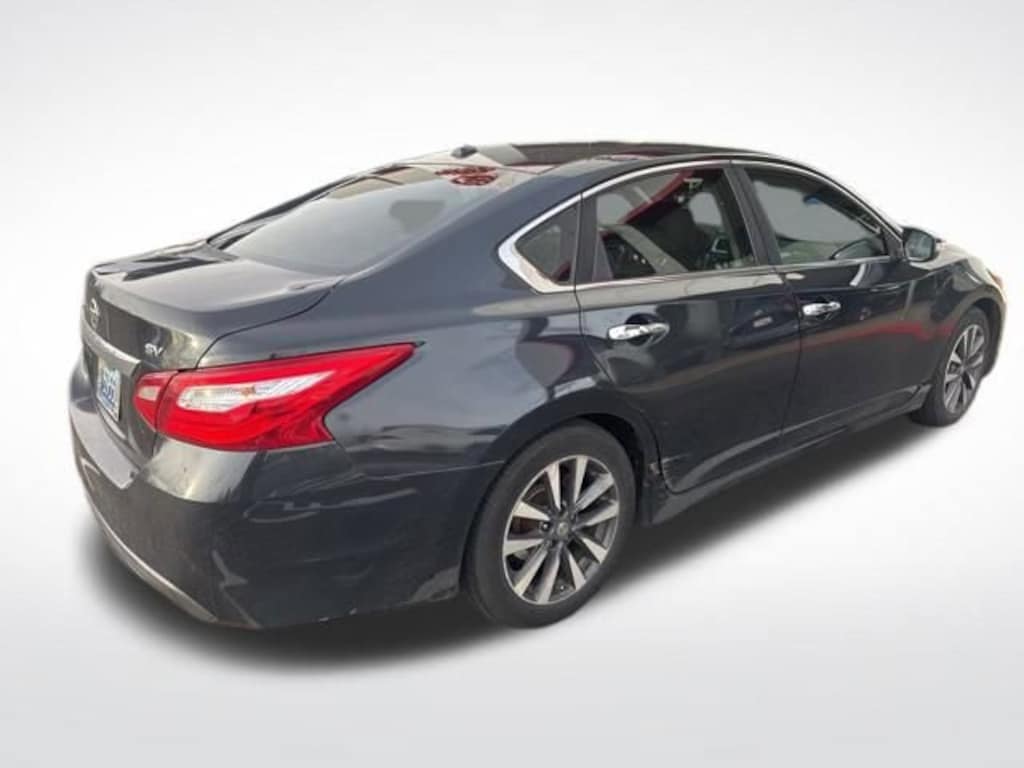 Used 2017 Nissan Altima 2.5 SV Sedan