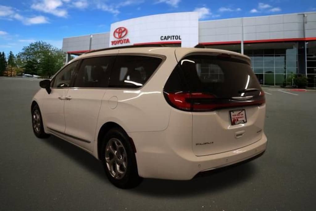 Used 2023 Chrysler Pacifica Limited Van Passenger Van