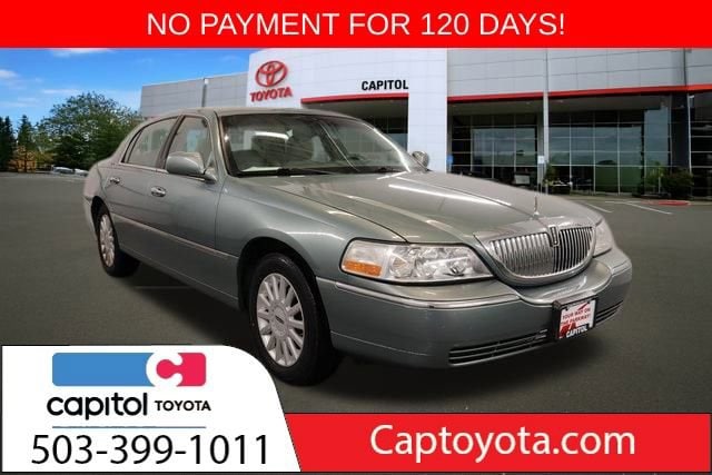 2005 Lincoln Town Car Signature's photo