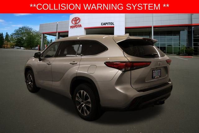 2022 Toyota Highlander XLE photo 2