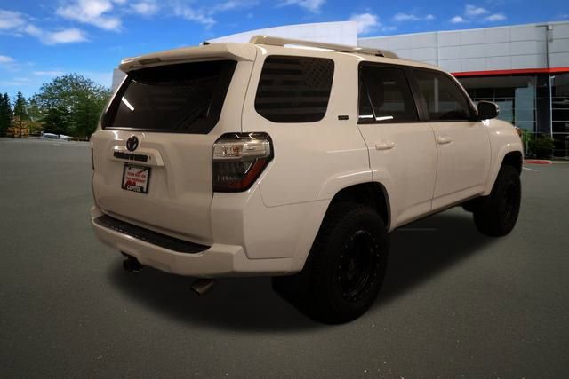 2018 Toyota 4Runner SR5 Premium photo 2
