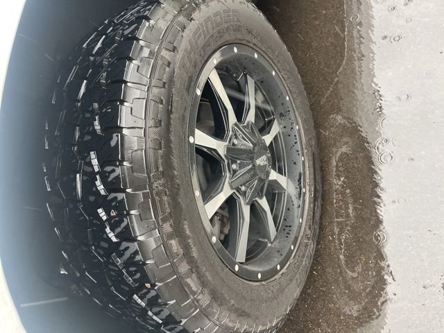 2021 Chevrolet Suburban High Country photo 3