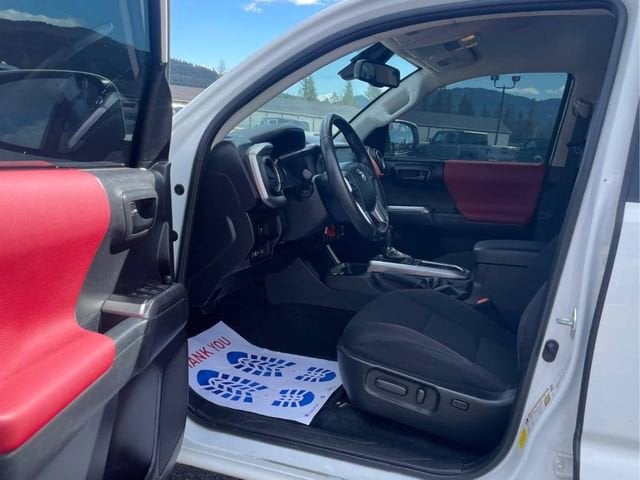 2022 Toyota Tacoma SR5 - Photo 8