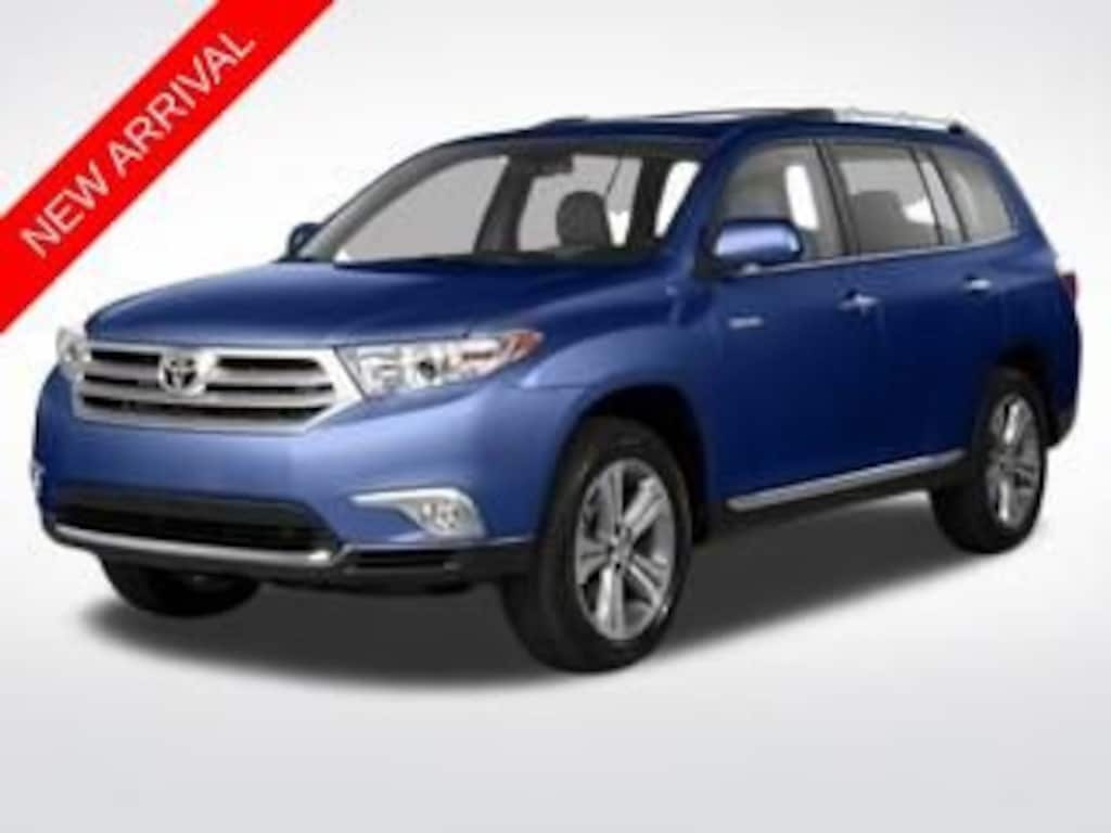 Used 2013 Toyota Highlander Base Plus V6 SUV