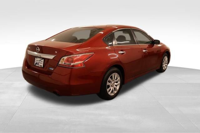 2014 Nissan Altima 2.5 S photo 2