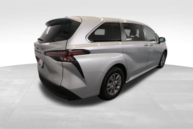 Used 2023 Toyota Sienna XLE with VIN 5TDYRKEC2PS138394 for sale in Salem, OR