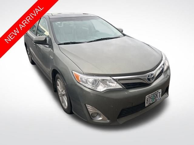 2013 Toyota Camry XLE Hybrid's photo